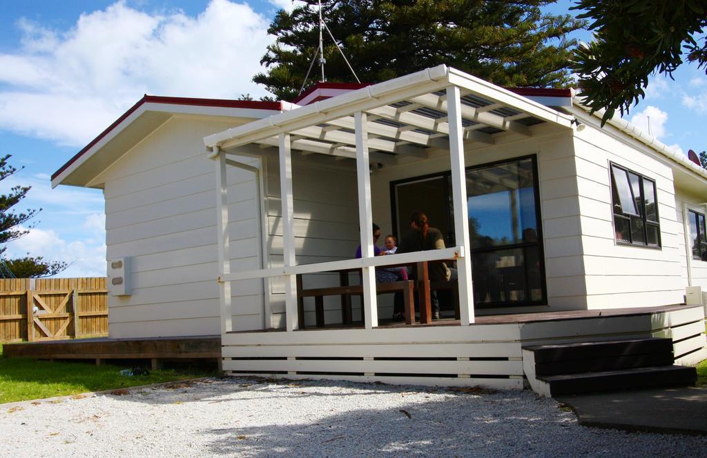 Waikanae Beach Top 10 Holiday Park Gisborne Exterior photo