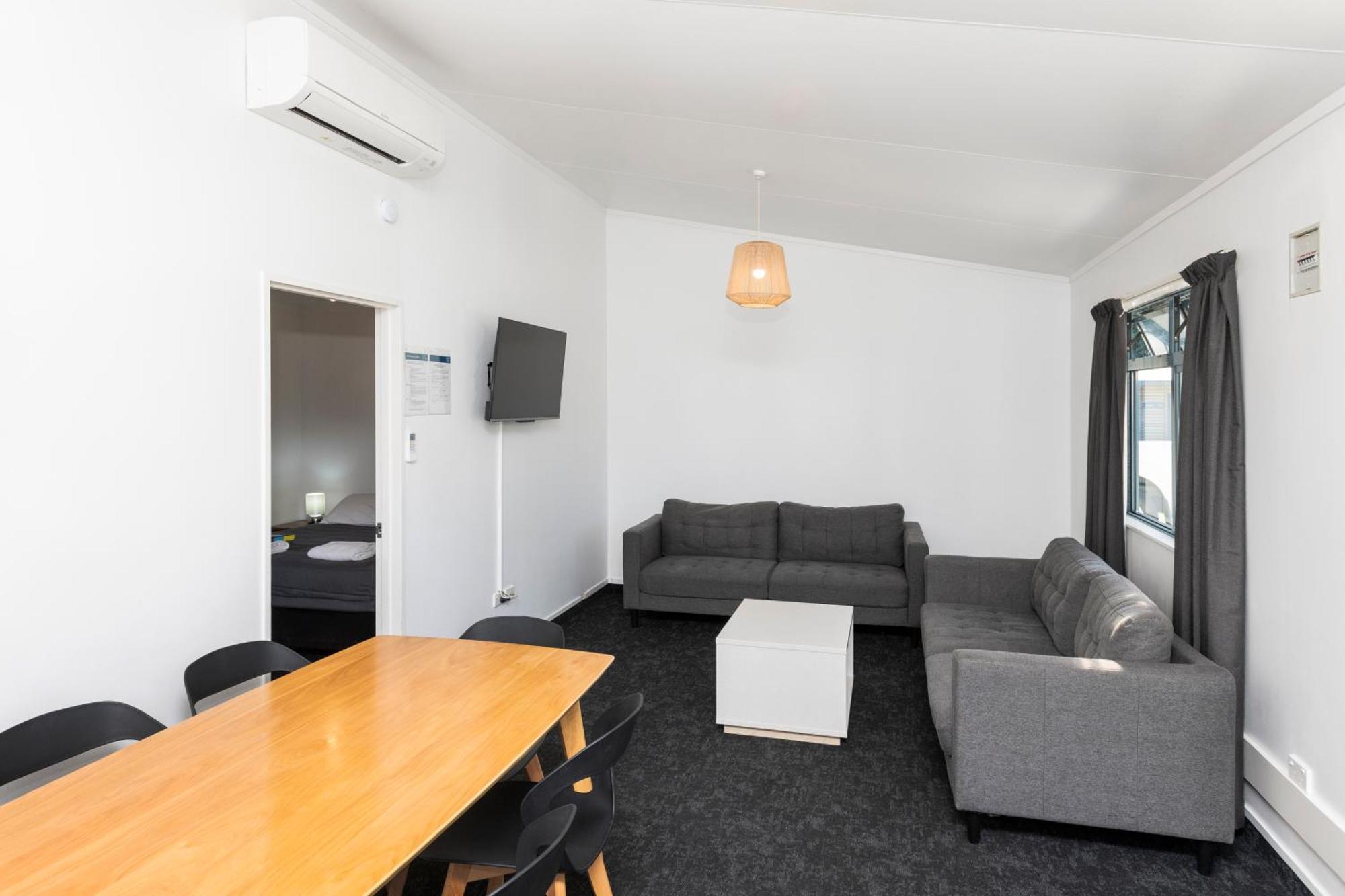 Waikanae Beach Top 10 Holiday Park Gisborne Exterior photo