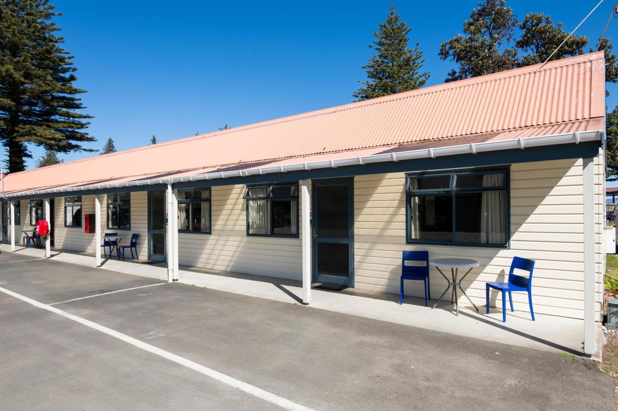 Waikanae Beach Top 10 Holiday Park Gisborne Exterior photo