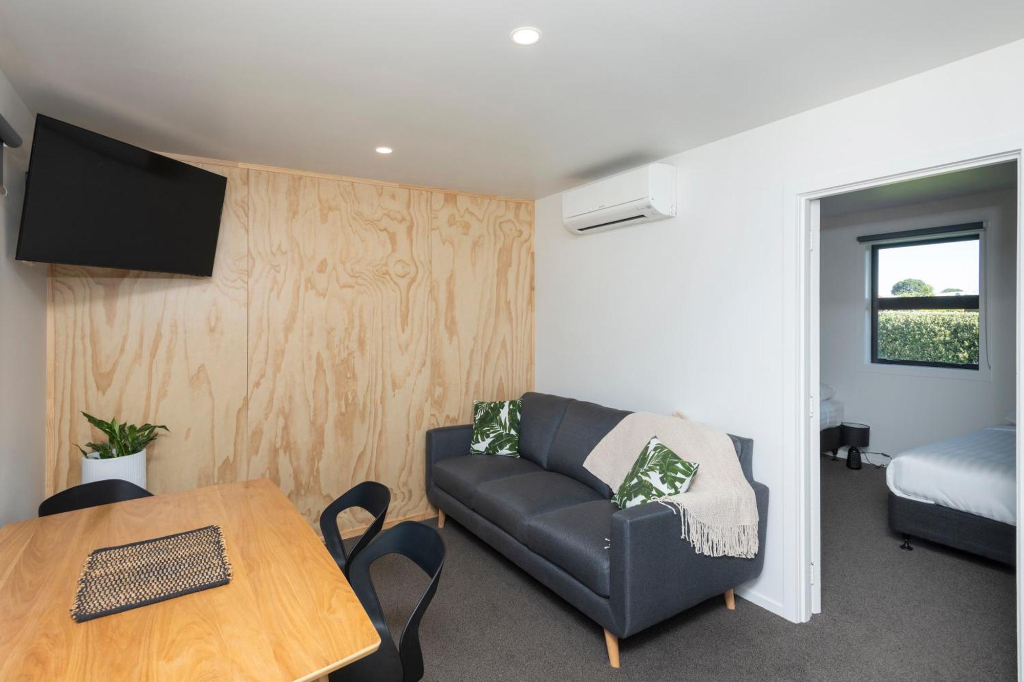 Waikanae Beach Top 10 Holiday Park Gisborne Exterior photo