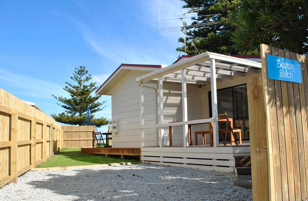 Waikanae Beach Top 10 Holiday Park Gisborne Room photo