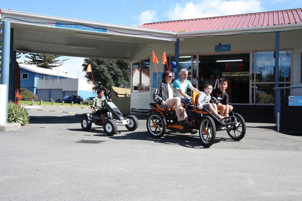 Waikanae Beach Top 10 Holiday Park Gisborne Exterior photo