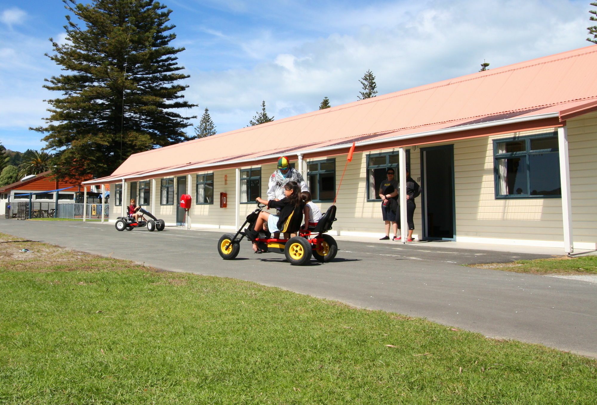 Waikanae Beach Top 10 Holiday Park Gisborne Exterior photo